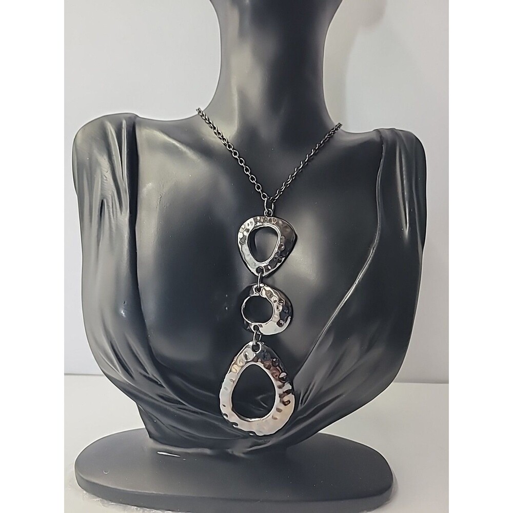 Silver Tone Hammered Link Pendant Necklace Modern Open Oval Drop Minimalist